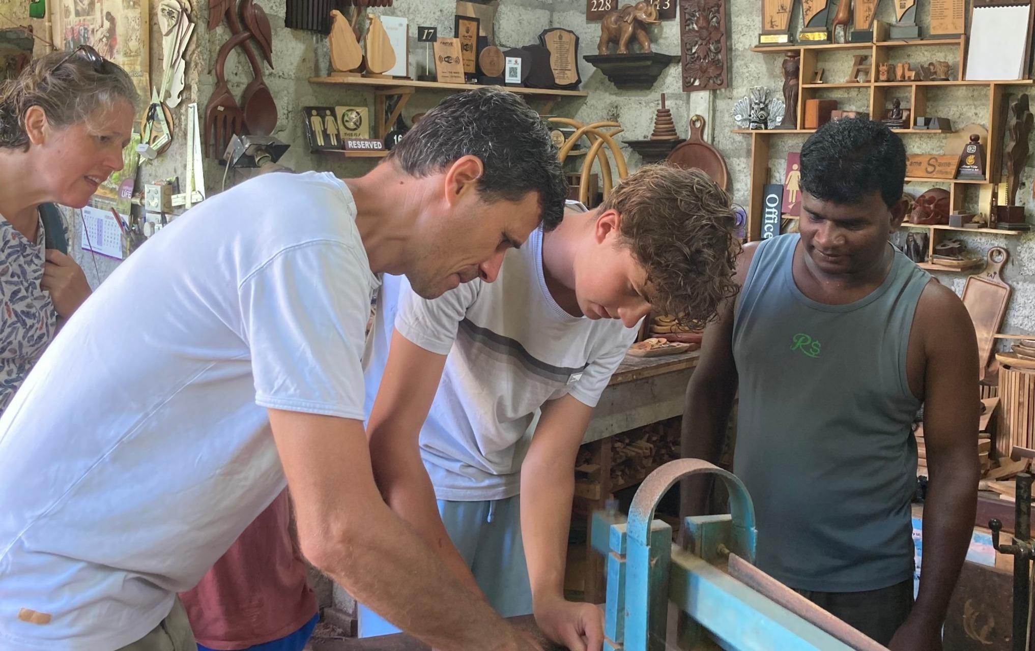Bentota: Holzschnitzerei-Workshop & Flussboot-Safari