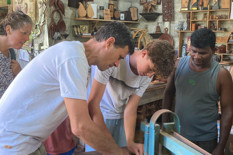 Bentota: Wood Carving Workshop & River Boat Safari Wood carving craft Class- Afternoon session