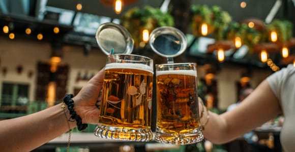 Budapest: BierGarten 4-Beer Tasting & Dinner with Live Music