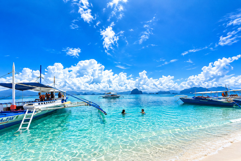 El Nido: Hidden Beach & Secret Beach Tour with Lunch