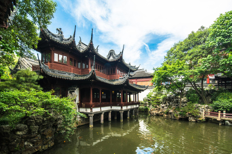 Shanghai: Old Town, Yu Garden & Zhujiajiao Water Town Tour