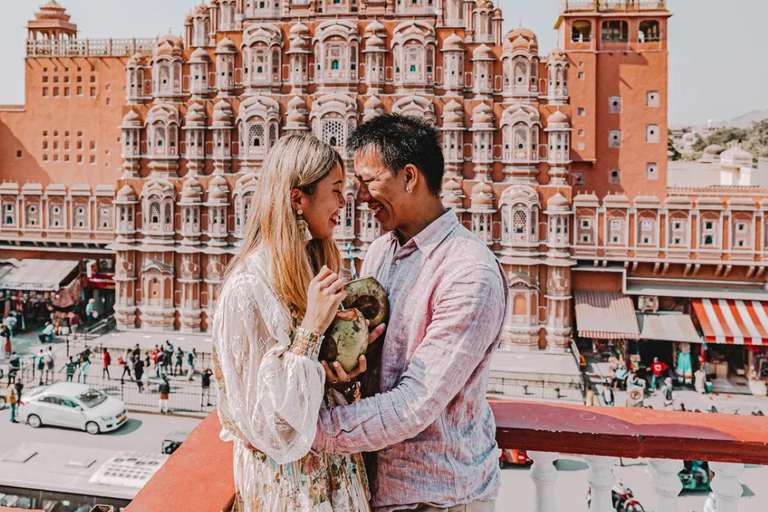 Depuis Delhi : visite de Jaipur en voiture privée ou en train expressÀ partir de Delhi : train en 2e classe, voiture, guide et billets d&#039;entrée