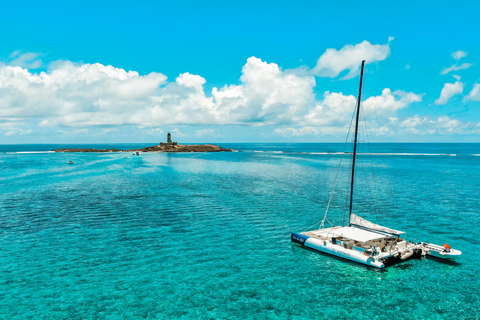 Mauritius: Catamaran Excursion - Ile aux Cerfs & Waterfall