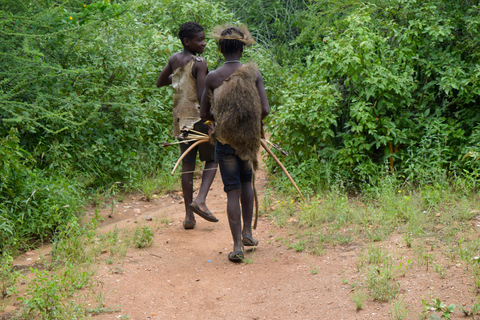 Au départ d'Arusha : circuit du lac Eyasi, des villages Datoga et HadzabeAu départ d'Arusha : visite du lac Eyasi, des villages Datoga et Hadzabe