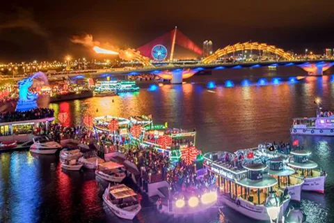 Da Nang: Crucero por el río Han y Danza Cham en Crucero Phu Quy