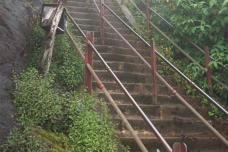 From Kandy: 2-Day Adam’s Peak Hike & Drop to Ella