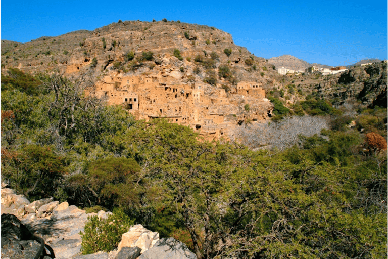 Muscat: Jabal Akhdar Sunset Tour with Picnic Lunch