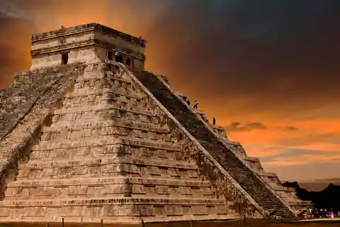 Chichen itza full day tour with open bar in bus