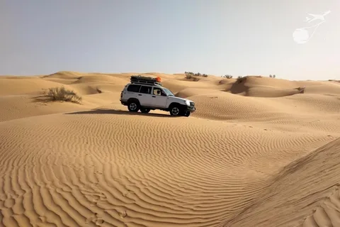 Douz : Excursion d'une demi-journée sur les dunes en 4 x 4