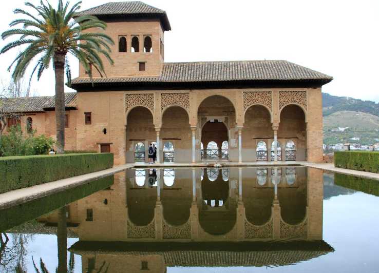 Granada: Alhambra, Generalife, Nasrid Palace Self Guide Tour