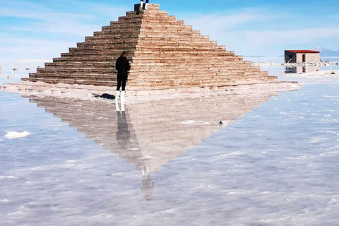 From San Pedro de Atacama: 3-Day Uyuni Salt Flats Tour