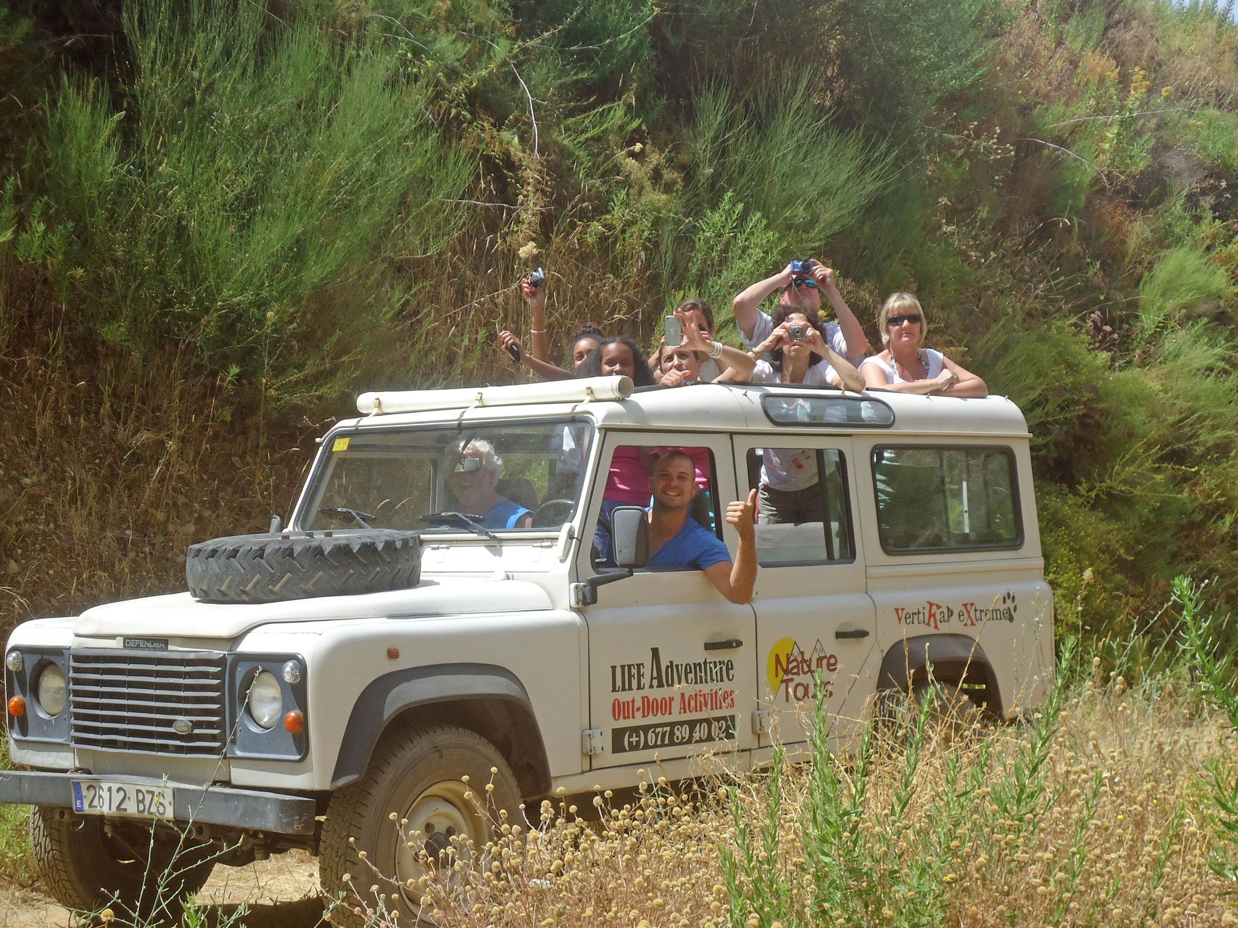 Entdecke die Natur des Nationalparks Nerja in unseren offenen Jeeps.