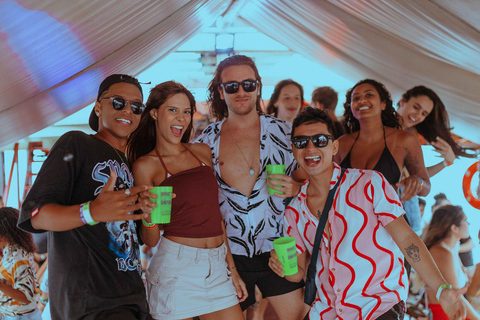 Rio de Janeiro: Sunset Boat Party with DJ and Drinks