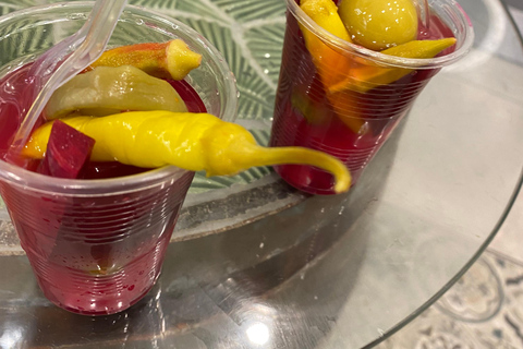 Istanbul: Taste of Turkey with Europe & Asia by Ferry Tour en Español