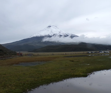 From Quito: Full Day Cotopaxi and Quilotoa
