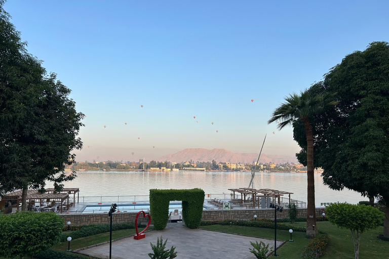 Luxor: Historic Corniche Walking Experience with Refreshment