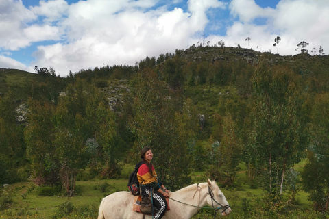 Cusco: Horseback Riding Tour to Inca Temples and Viewpoints
