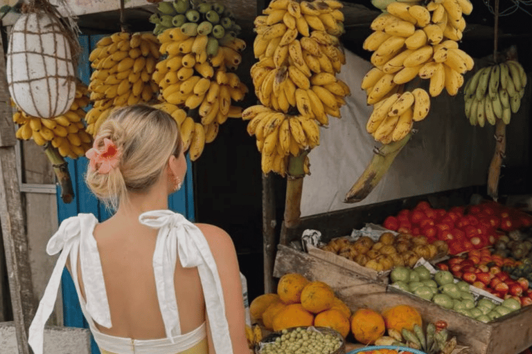 Kandy: Exotic Fruit Tasting & Tuk-Tuk Market Tour