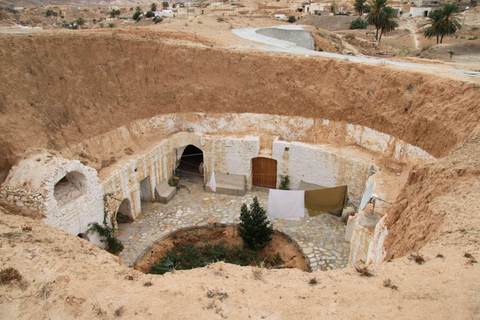 From Djerba/Zarzis: 2-Day Southern Tunisia Tour with Camp