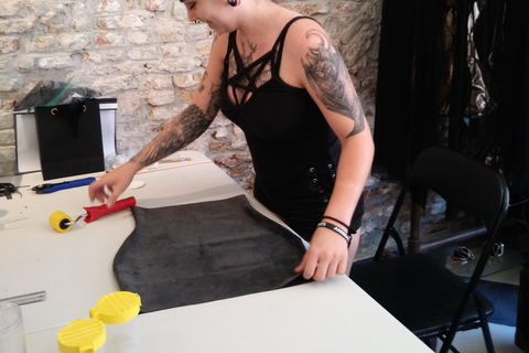 بروج: ورشة عمل ملابس اللاتكسبروج: ورشة عمل ملابس اللاتكس (خاصة)