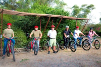 Tour especializado en bicicleta de montaña en el santuario del bosque de Pomac - Housity