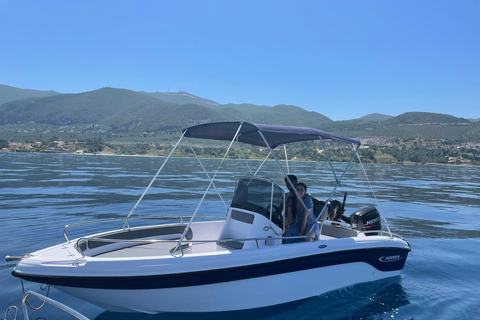 Zakynthos: Selbstfahrende Schnellboote zum Schiffswrack und den blauen HöhlenHalbtagesmiete - 4 Stunden