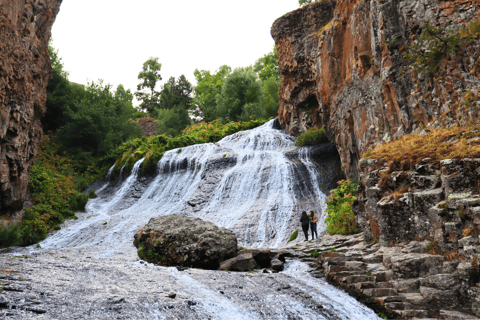 Desde Ereván: Excursión a Khor Virap, Noravank, Jermuk y Areni