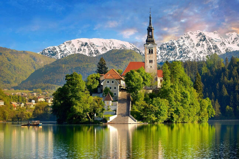 Depuis Zagreb : Excursion privée d&#039;une journée à Ljubljana et au lac de Bled