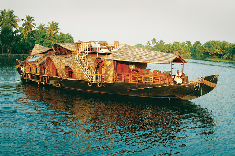 From Kochi: Alleppey Houseboat Cruise with Meals & Transfers
