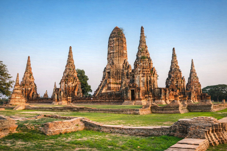 Ayutthaya: Private River Temple Cruise with Photographer