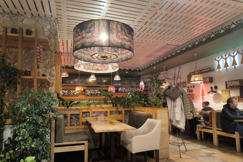 Chișinău: City Tour with Traditional Dinner and Wine