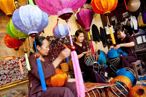 Hoi An: Creazione di lanterne e lezioni di cucina con giro in barca con cestino