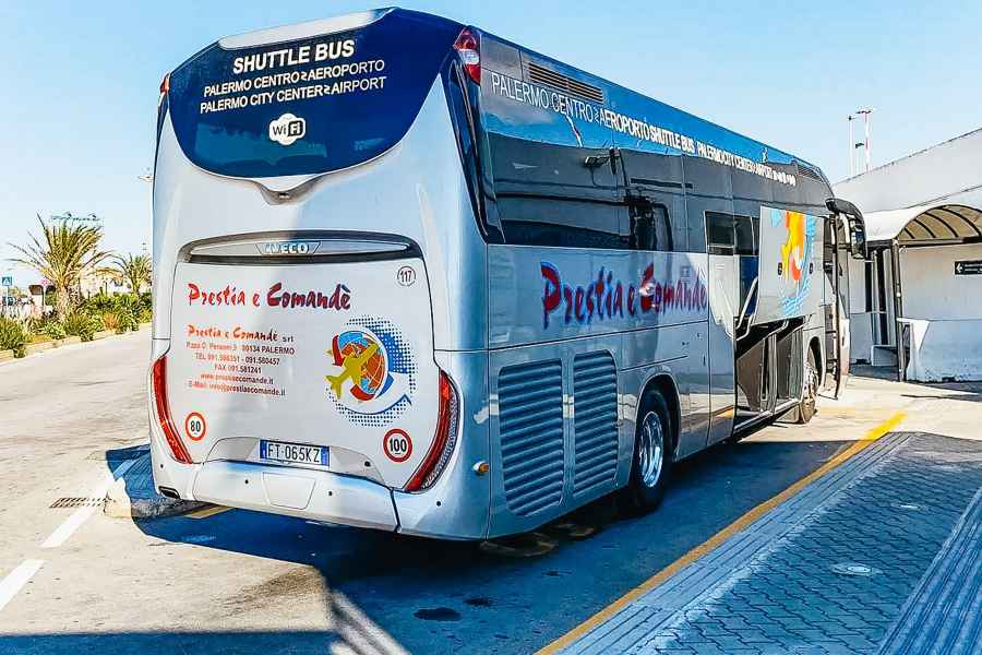 Palermo: Bustransfer zum/vom Flughafen und Stadtzentrum. Foto: GetYourGuide