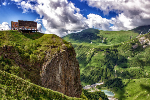 From Tbilisi: Kazbek Mountain and Ananuri Fortress Day Trip