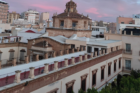 History and Hidden Corners Essential | Spanish Walking Tour Visita el corazón de la ciudad de Almería