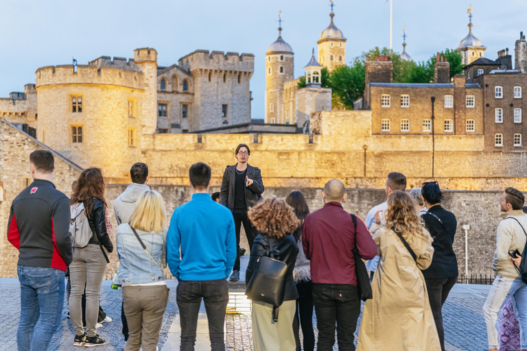 Londra: Passeggiata dei fantasmi e giro in barca sul TamigiPasseggiata con i fantasmi e giro in barca sul Tamigi in inglese