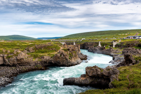 Haven van Akureyri: Dettifoss, Goðafoss en Mývatn Meer Tour