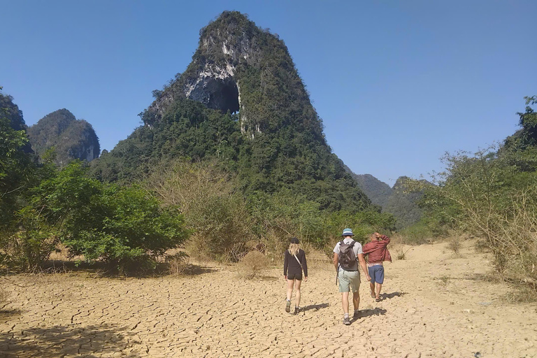 De Ha Noi: 2 dias de Trekking na Montanha do Olho de Anjo e de mota