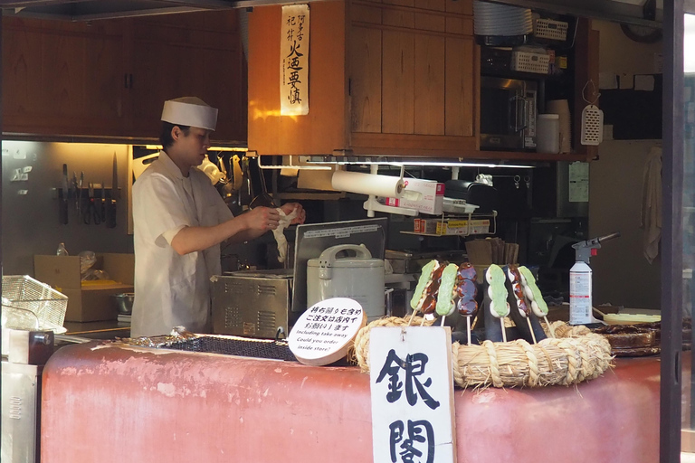 E-Bike Tour in Kyoto with Asuka, Japanese graduate student