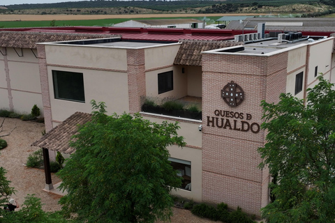 Toledo: Guided Artisan Cheese Dairy Tour with Tasting Guided Artisan Cheese Dairy Tour with Tasting (in Spanish)