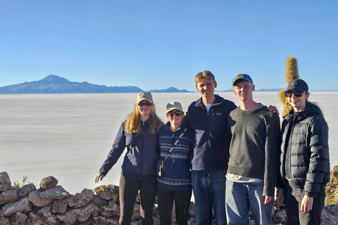 3-Day Uyuni Expedition to San Pedro de Atacama Tour with Spanish-speaking driver