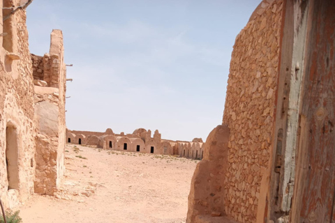 Vanuit Djerba: Dagtrip naar Tataouine Chenini