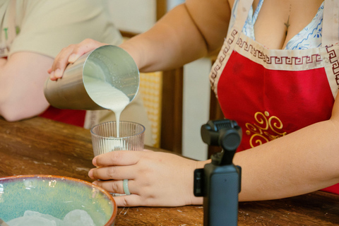 One Hour in Hanoi: Vietnamese Coffee-Making Class Private Option