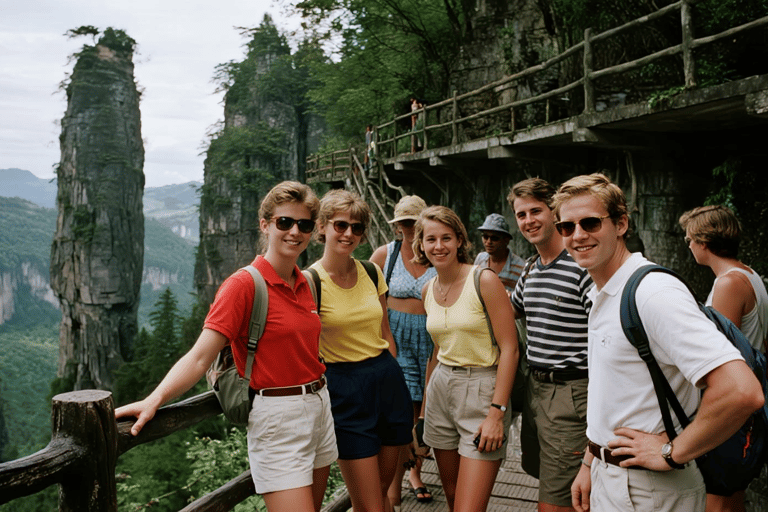 张家界大峡谷和新马头夜市城市观光