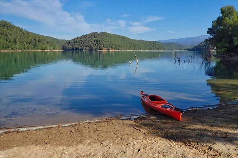 From Valencia: Excursion to Chulilla + hike and kayak tour on the lake From Valencia: Excursion to Chulilla + hike and kayaking tour on the lake