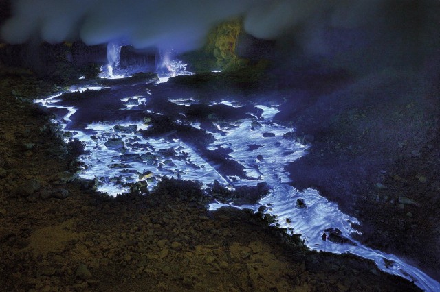 Visit Ijen Crater's Blue Fire Guided Tour in genting dream cruise