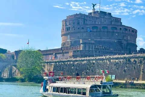 Rome : Visite des catacombes et bateau à arrêts multiples sur le Tibre