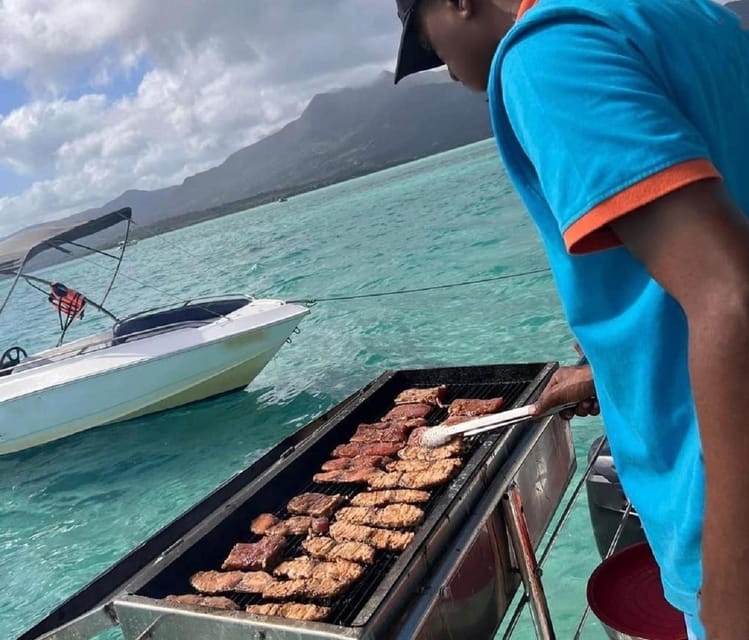 Île aux Bénitiers Excursion en catamaran avec observation des