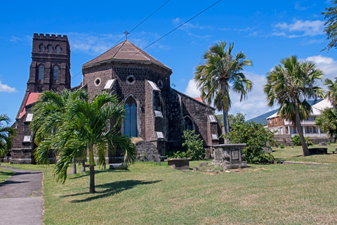 Basseterre: Highlights Capital and Beach Tour Standard Option