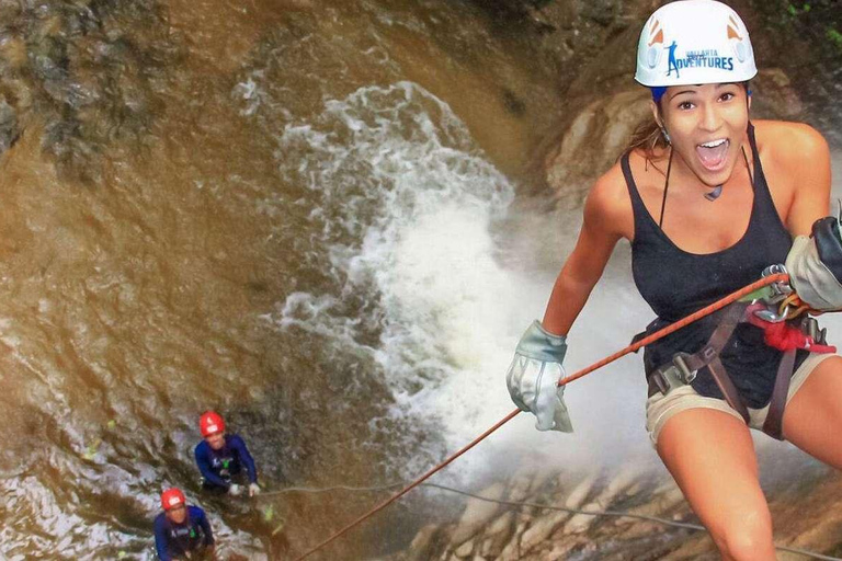 Cusco: Tour di discesa in corda doppia alle cascate di Pisac